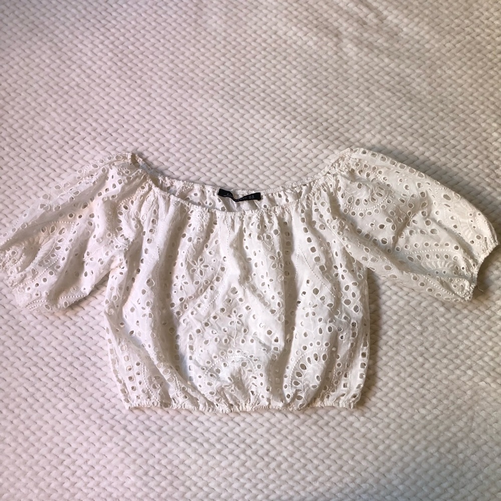 NWOT Zara Off the Shoulder Eyelet Crop Top